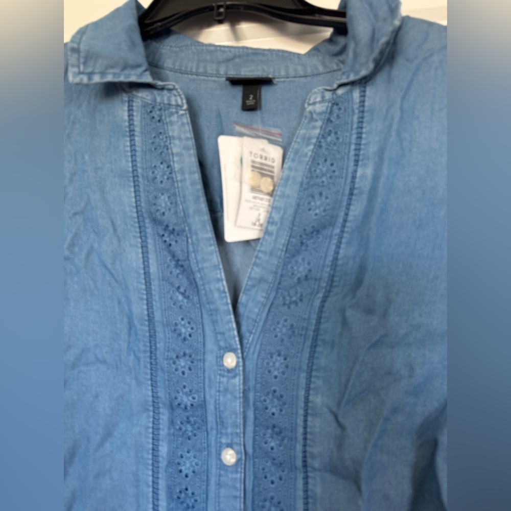 TORRID | Chambray Button Up Shirt 2X 3X - Picture 6 of 7